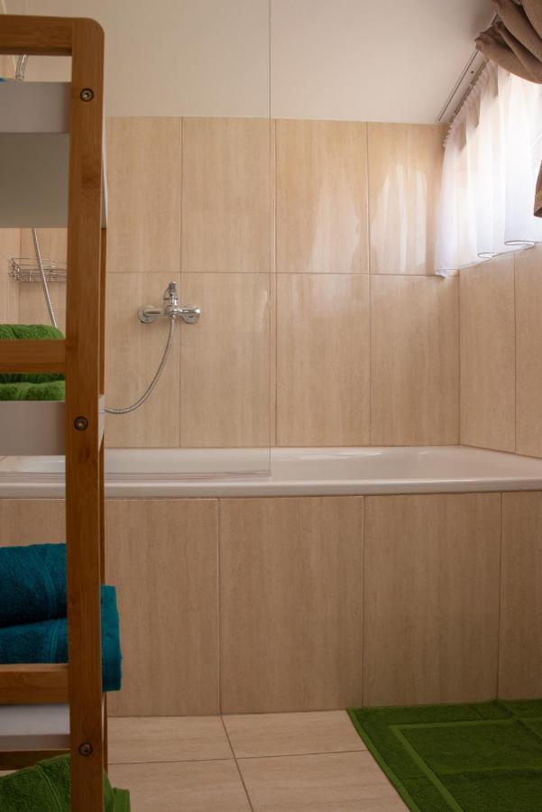Eliza 1 Birdland Golf Apartman Buk Exterior photo
