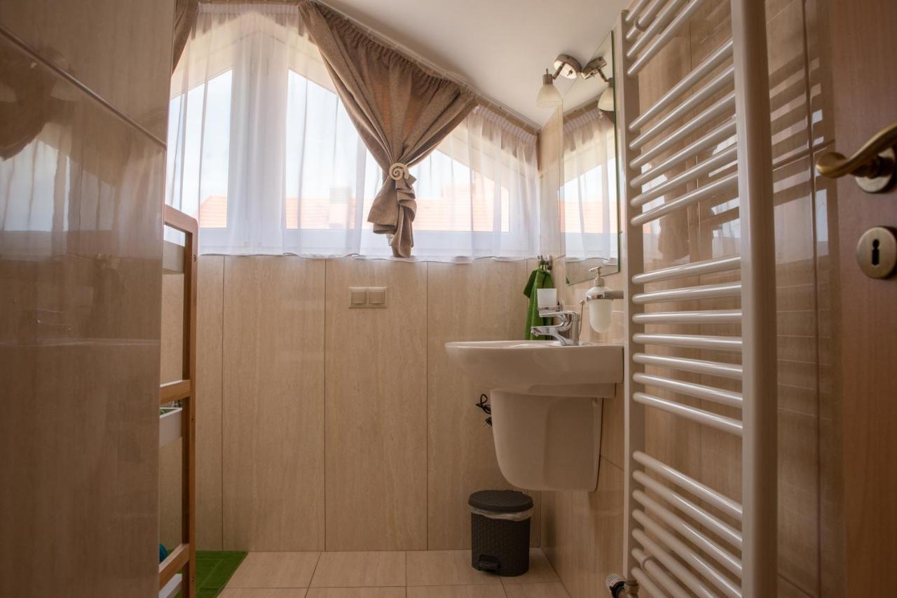 Eliza 1 Birdland Golf Apartman Buk Exterior photo
