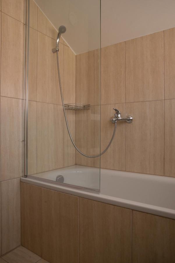 Eliza 1 Birdland Golf Apartman Buk Exterior photo