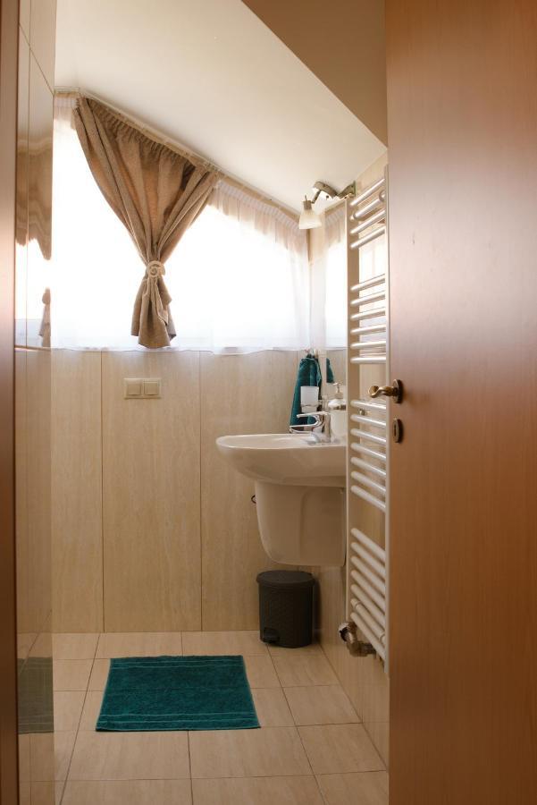 Eliza 1 Birdland Golf Apartman Buk Exterior photo