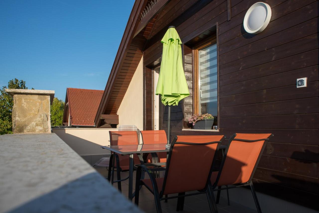 Eliza 1 Birdland Golf Apartman Buk Exterior photo